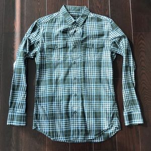 gently used men’s banana republic flannel shirt